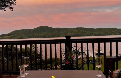 Cooperstown - Otsego Lake Cabina | 4-bedroom Lakefront Cabin in Cooperstown with AC, walk to Glimmerglass Opera