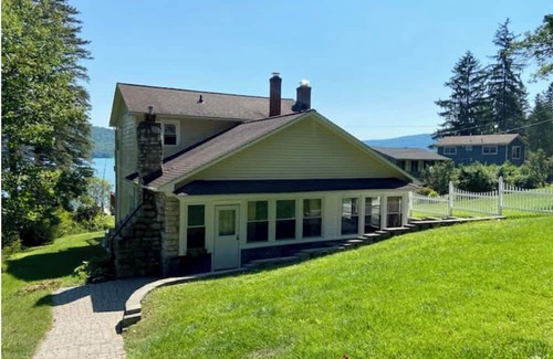 Cooperstown - Otsego Lake Cabina | 4-bedroom Lakefront Cabin in Cooperstown with AC, walk to Glimmerglass Opera