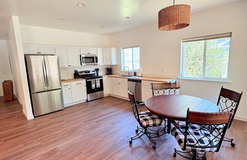Riggins Casa | Main Street Retreat! Charming 3 Bedroom House in the heart of Riggins!