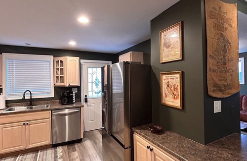 Berlin Casa | Spacious 5BR Retreat - Ride The Wilds Direct from our Driveway!