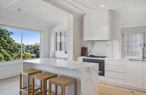 Darling Point Apartamento | Luxe 3BR Full-Floor Suite w/Views | Darling Point