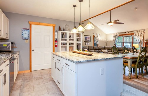 Prattsburgh Casa | Private Oasis|15 acres|Fireplace|Fire Pit|Hiking|Wine Tasting|Pet Friendly