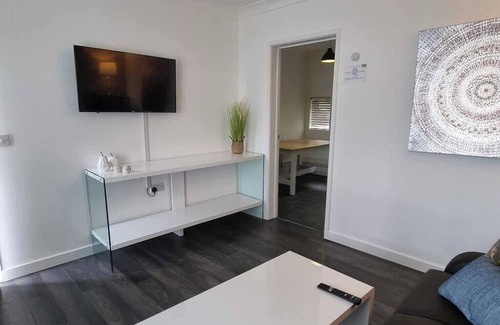 Margam Apartamento | Horeb House TV in every bedroom!