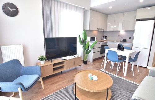 Bagcilar Apartamento | 13th floor Brand new cozy 2BR Apt with Balcony