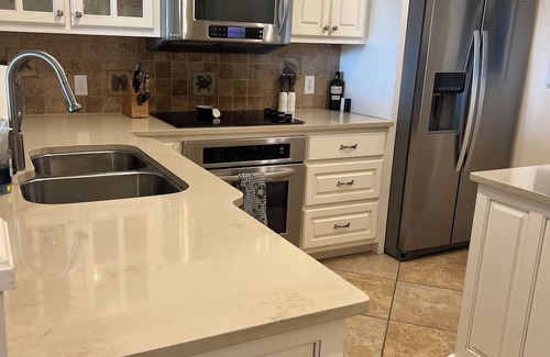 Saint Simons Island Casa | Charming 3-bedrm Oceanfront Townhome, WiFi, AC, Washer/Dryer on St Simons Island
