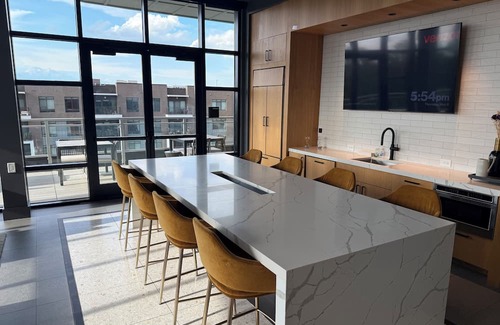 Columbia Apartamento | Lux Modern apartment in Columbia with WiFi, balcony, sofa bed, pool and a gym!