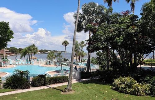 Pinellas Point Casa | Tropical Escape - 2 Units w/Ocean View, Marina Access & Downtown Attractions