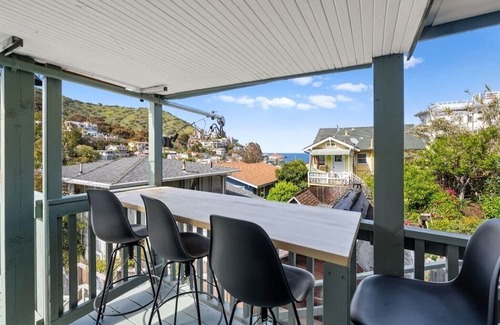 Avalon Apartamento | Charming 2-bedroom apartment with Ocean Views!