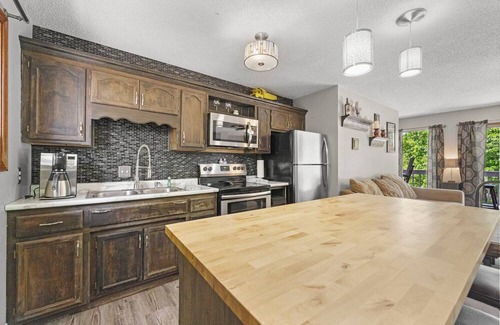 Camdenton Casa | Moss Hollow - Four bedroom house in quiet cove!