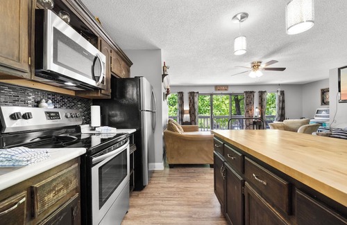 Camdenton Casa | Moss Hollow - Four bedroom house in quiet cove!