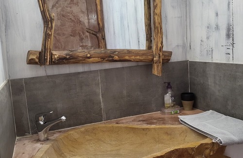 Vagnas Cama Y Desayuno | Chambre BAMBOU with terrace, private entrance, swimming pool and parking lot