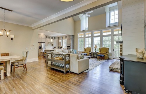 Sea Pines Casa | Sunset Rentals | Cedar Waxwing 1