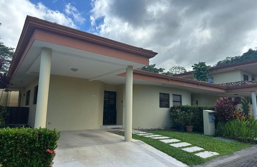 Tárcoles Casa | Cozy newly renovated 2-bedroom house 10 mins from the beach!