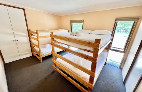 Sawmill Settlement Cabina | Welcome to Albaski Lodge – Your Base for Mountain Adventures