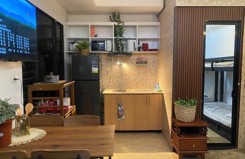 Digos City Apartamento | Summers Cozy studio in delightful Digos City with AC