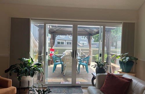 Lenexa Casa | Charming, 2 Bed, 1 bath one- level TH w private patio w/in 2 mi of hospital