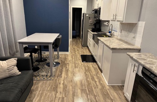 Austin Cabina | Cozy cabin in charming Austin with WiFi, AC