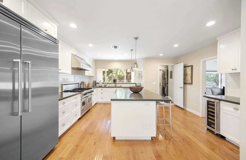 Beverly Hills Casa | New Listing! Beverly Hideaway by Colby & Conrad
