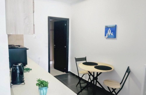 Petaloudes Apartamento | Calyspo Charming 1-bedroom apartment with WiFi, AC in gorgeous Rodos