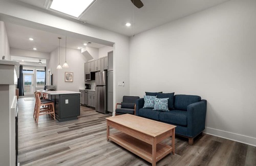 Cape Charles Condominio | Delmarva - Brand new condo in downtown Cape Charles!