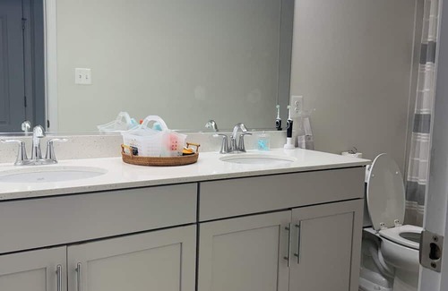 Hanover Condominio | Cozy 3-bedroom condo with WiFi, AC in fabulous Hanover pet and family friendly