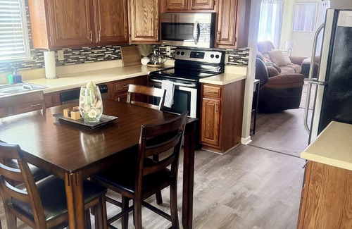 Port Clinton Casa | ENTIRE HOUSE - 5 Min Walk To Jet/Downtown PC