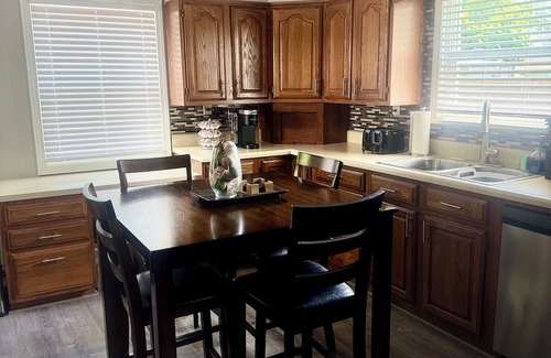 Port Clinton Casa | ENTIRE HOUSE - 5 Min Walk To Jet/Downtown PC