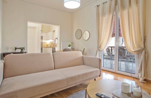 Neos Kosmos Apartamento | Kary's Acropolis View Luxury 2BR, 2 BA, Jacuzzi