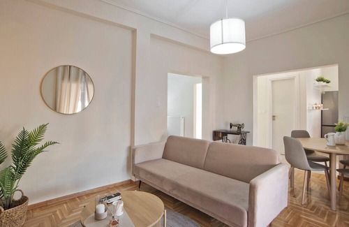 Neos Kosmos Apartamento | Kary's Acropolis View Luxury 2BR, 2 BA, Jacuzzi