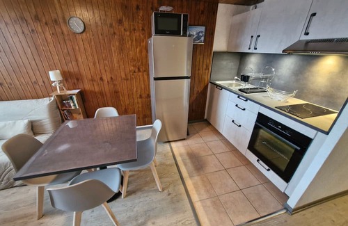 Besse-et-Saint-Anastaise Apartamento | Estudio en el corazón de la estación, WiFi gratis