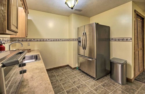 Kodak Casa | Cozy Cabin | Hot Tub, Views, Near Smoky Mountains!