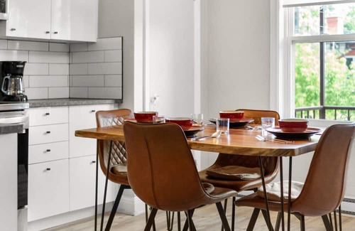 Rosemont-La Petite-Patrie Apartamento | Star Pop Art | Chic & vibrant 1 BR FREE PARKING