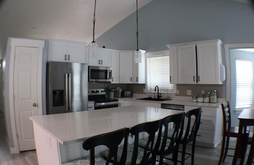 Stansbury Park Casa | Spacious 5-bedroom house in charming Stansbury Park with WiFi, AC