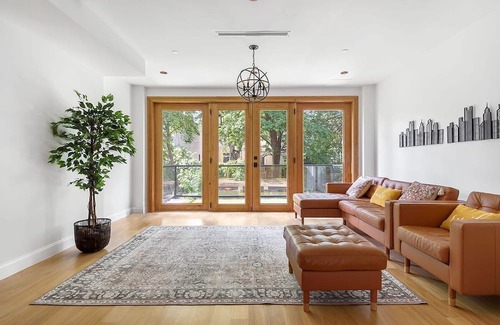 Crown Heights Apartamento | Crown Terrace by Rove | Duplex w/Outdoor Spaces