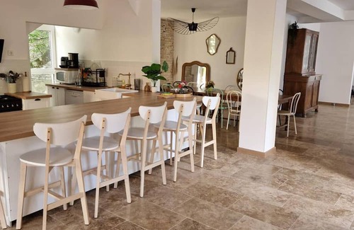 Molesme Casa | Maison de groupe en Bourgogne : L'Antre Amis - spacieuse pour famille et amis