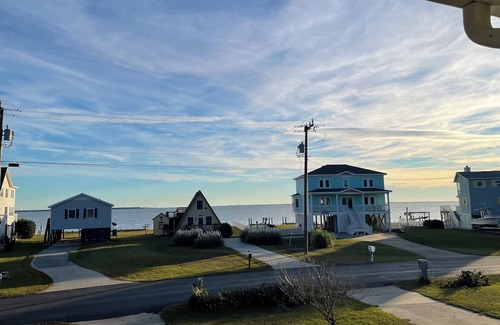 Colington Casa | "Semi-soundfront beach cottage with beautiful water views and pool access!