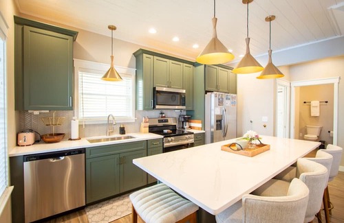 Celina Cabaña | The Getaway: 3 bed/2 bath Lakeside Cottage w/ King Beds!
