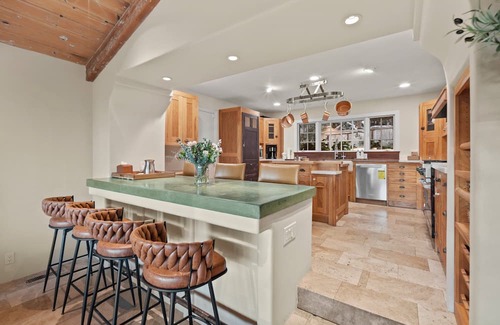 Del Monte Forest Casa | Pebble beach secret golfers retreat with hot tub and gym LX92