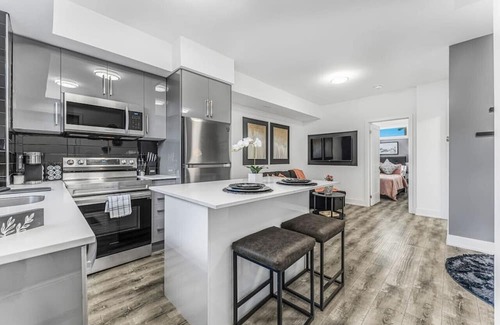 Niagara Falls Apartamento | NEW Stylish 1BR wBBQ | Close to Falls | Sleeps 4!