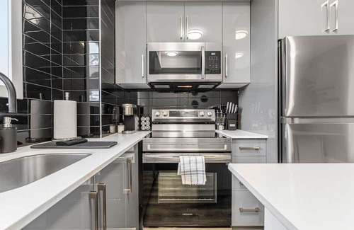Niagara Falls Apartamento | NEW Stylish 1BR wBBQ | Close to Falls | Sleeps 4!