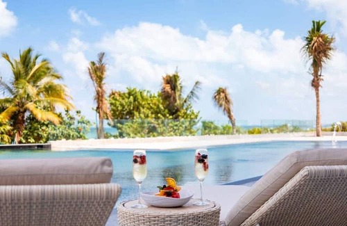 Puerto Juárez Apartamento | Mousai Cancun: 5-Diamond Ocean View Corner Suite