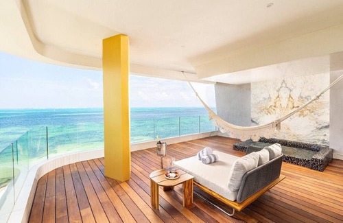 Puerto Juárez Apartamento | Mousai Cancun: 5-Diamond Ocean View Corner Suite