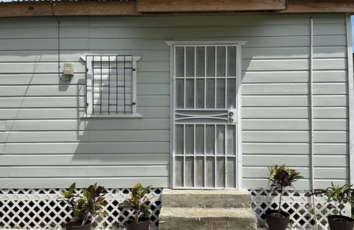 King's Park Apartamento | Cozy studio with WiFi in King’s Park, Belize City