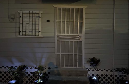 King's Park Apartamento | Cozy studio with WiFi in King’s Park, Belize City