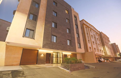 Al-Nakheel Apartamento | Relax in this quiet and elegant place, a beautiful sunset in Al Nakhil walkway.