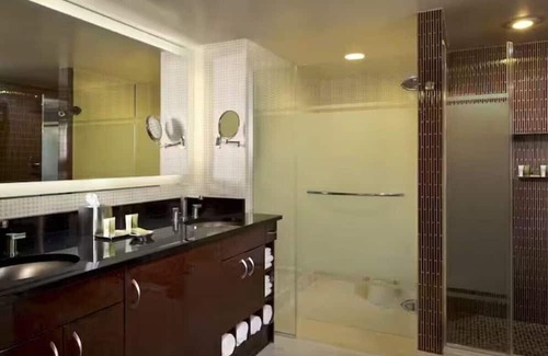 Las Vegas Strip Apartamento | Luxury Hilton ~ On the Strip ~ ALL INCLUDED
