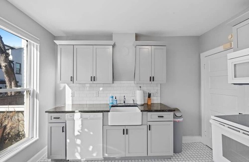 Downtown Casa | Aldridge Harris House- Dtown LEX