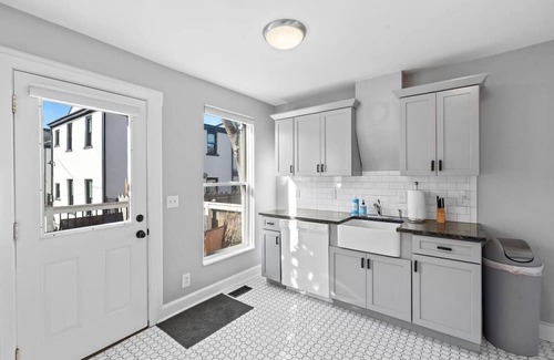 Downtown Casa | Aldridge Harris House- Dtown LEX