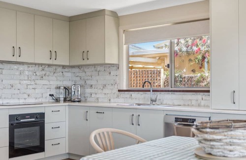 Preston Beach Casa | Sand Dunes Preston Beach Family Escape with wifi
