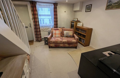 Faringdon Cabaña | 2-Bed cosy cottage in a quiet market town, south facing views